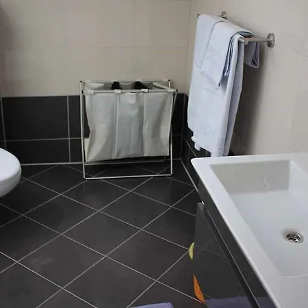 Five Complex In Guest house