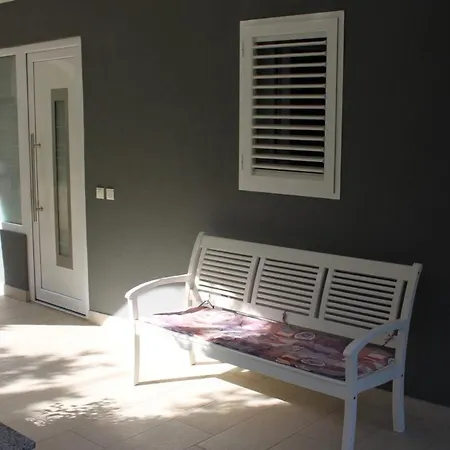 Five Complex In Guest house