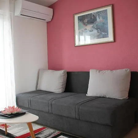 Guest house Five Complex In Makarska