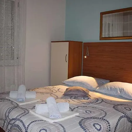 Five Complex In Guest house Makarska